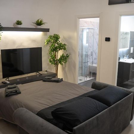 Dietro Al Plebiscito Luxury Suite 나폴리 외부 사진